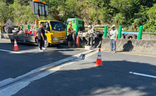 才一個月又出事！台62線「碎石陣」再現 汽車專家也受害