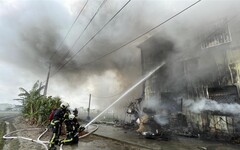 台中潭子工廠惡火燒毀150平方公尺！現場黑煙滾滾