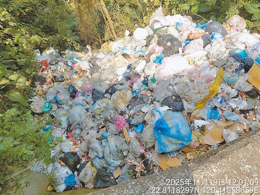 月世界變垃圾山現惡臭 綠營里長等4人收押禁見