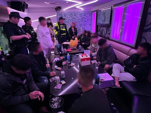 影/淡水KTV慶生趴變推筒子聚賭 12人連同蛋糕打包警局續攤