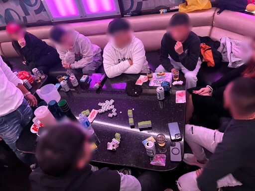 影/淡水KTV慶生趴變推筒子聚賭 12人連同蛋糕打包警局續攤