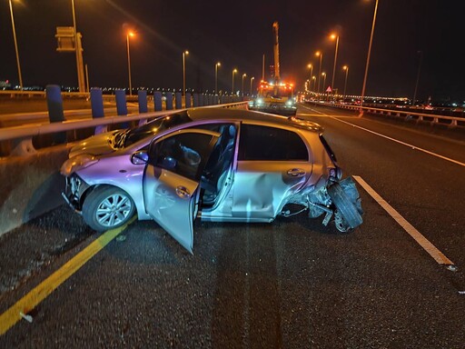 國8台南段詭異車禍!2車撞爛車殼毀 1駕駛竟離奇消失