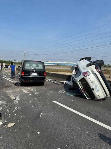 影/國1煉獄!「二氯乙烷」罐車4追撞4傷 紫爆20公里