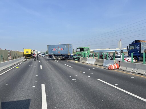 影/國1煉獄!「二氯乙烷」罐車4追撞4傷 紫爆20公里