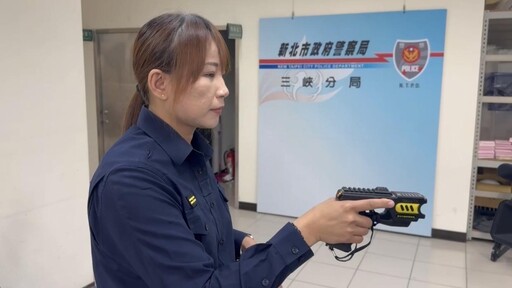 影/女警所長攔查超載白牌車 拔電擊槍活逮5逃逸移工