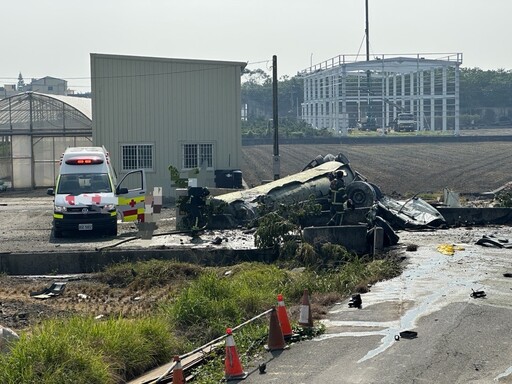 快訊／國1油罐車翻落邊坡！廢酸洗液外溢 司機拋飛車外搶救不治