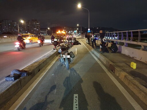 新北浮洲橋爆10機車連環撞！1車急煞後面撞成一團 4人受傷送醫