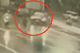 高雄68歲男左轉撞飛行人！下車看一眼肇逃 駕駛恐面臨刑責