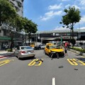 快訊／板橋死亡車禍！68歲小黃闖紅燈撞死女騎士 飆速畫面曝