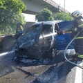 國1桃園段驚傳火燒車！車剛停下瞬間冒火 駕駛跳車急逃命