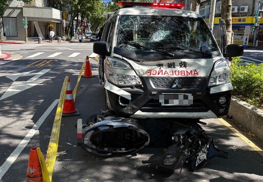 松山死亡車禍！救護車載病患闖紅燈撞倒騎士 60歲男搶救不治