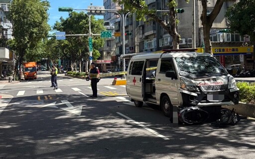松山死亡車禍！救護車載病患闖紅燈撞倒騎士 60歲男搶救不治