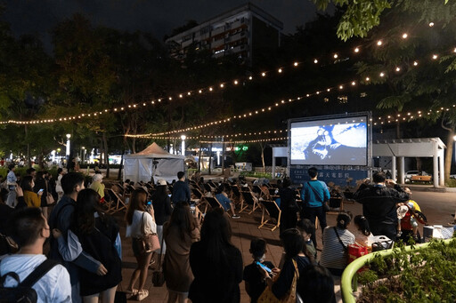 迎接月滿人團圓 混東區中秋晚營夜光體驗