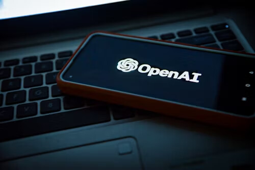 OpenAI 指控馬斯克收購提議是「自相矛盾 」