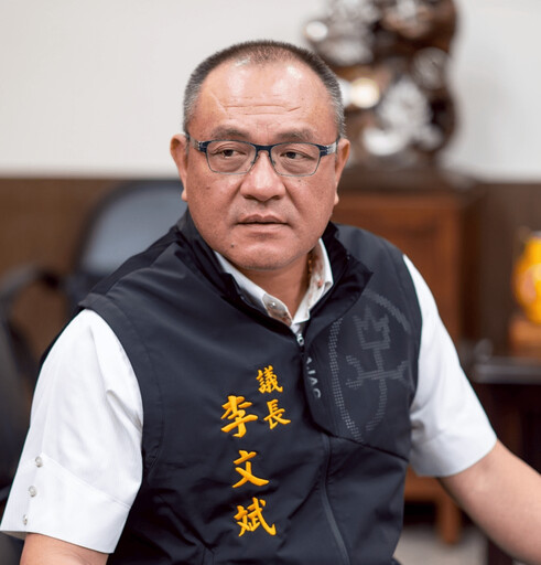 府會攜手,鍾東錦李文斌整合社會資源協助學童圓夢