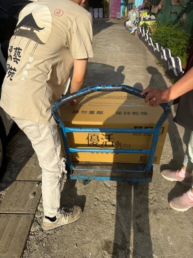 鼎藝學院送暖行動 創始人李文恩先生率團隊赴庭芳啟智教養院關懷弱勢