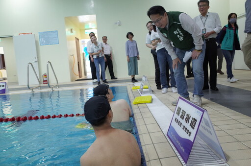 邱志偉爭取經費 | 北高雄三區迎來游泳新據點，孩童習泳無障礙！