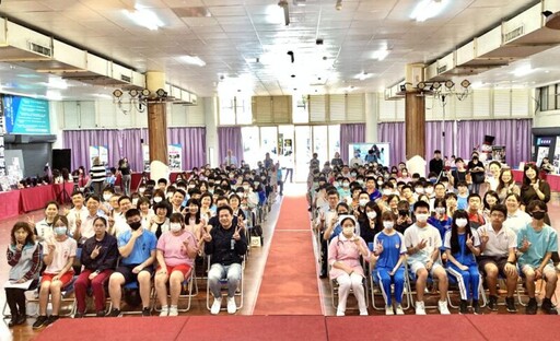 9大職群和15個組別共133位學生獲獎 竹市國中技藝教育賽頒獎世界高中隆重登場