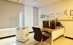 新竹臺大x科管局x威剛科技 推出智慧自主移動機器人減輕醫院清潔人力負擔