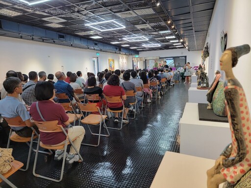 美濃客家文物館陶藝聯展開幕，七陶人的200萬元藝術饗宴