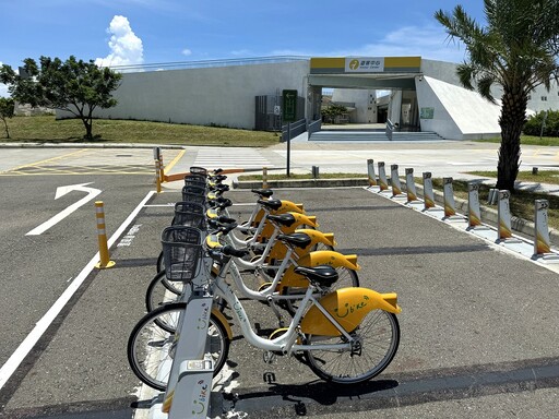 騎YouBike訪雲嘉南遊七股鹽山，夏日低碳旅遊送鹹冰棒！