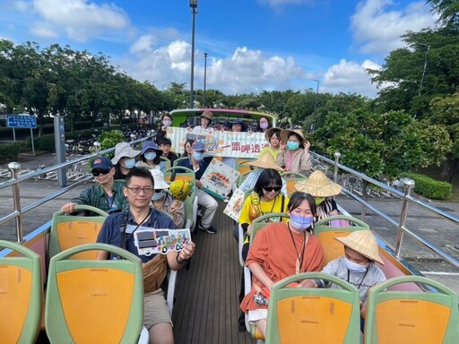 臺南雙層巴士餐車遊海線！蝦蟹鮮魚海鮮吃透透