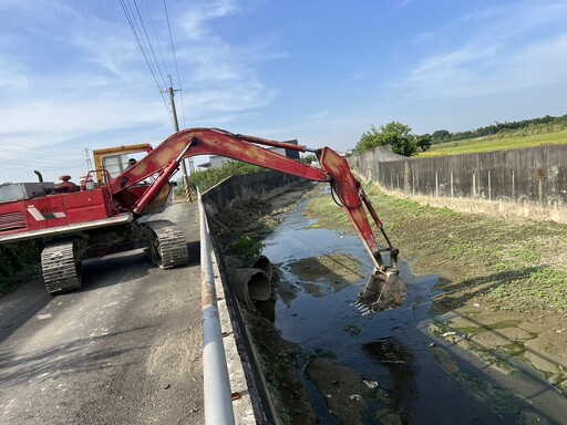 高雄水利局積極清淤 確保九鬮排水及陷後坑排水順暢