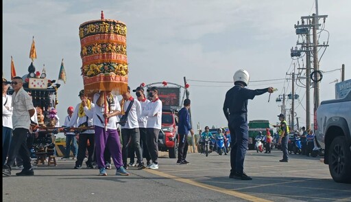 南州迎王祭典登場 局長親臨慰問東港分局執勤同仁