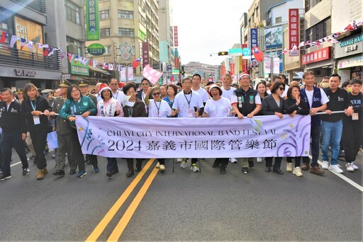 管樂踩街嘉年華 嘉義市全城沸騰瘋管樂