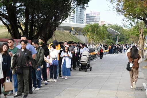 邱議瑩「台灣尚勇贏新年」春聯發送 跨派系民代齊聚展團結氣勢