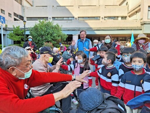 老少同樂x世代共融 八德榮家春節聯歡園遊會攜手住民長輩迎春納福感受團圓喜慶