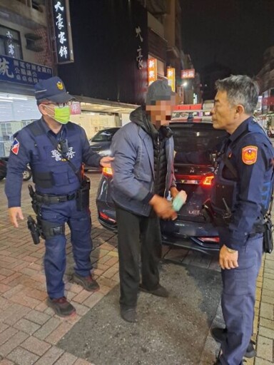 寒冷飢餓路倒求援 高市保大警助老翁獲安置