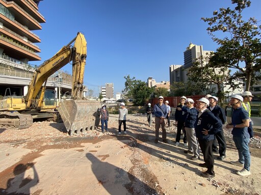 鳳山新地標「空中鳳城」招商啟動 林欽榮視察曹謹路開闢進度