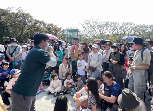 壽山動物園三胞胎水豚首游 高閔琳見證萌力全開