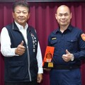 陳芳旭阻止流血案件驚傳 李文章頒獎表揚豎指比讚