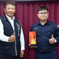 劉韋亨及時阻卻少女跳樓 李文章在會報上豎指讚譽