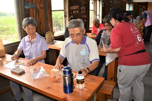 暫時放下照顧重擔 藉由檜木香氣喘息之旅與大自然接觸
