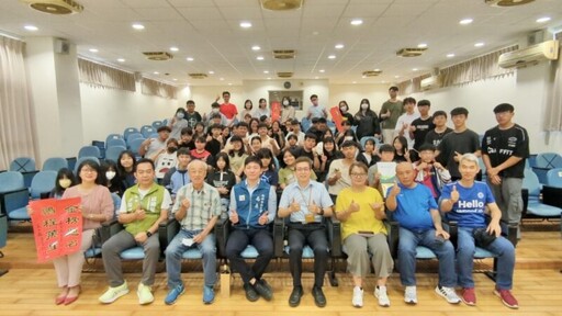 六龜高中創校佳績 吳立森局長到校祝賀首位台大新生並為會考生打氣