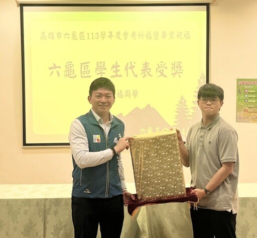 六龜高中創校佳績 吳立森局長到校祝賀首位台大新生並為會考生打氣
