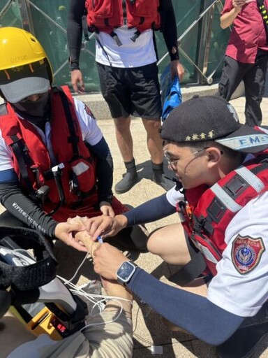 2025高雄端午嘉年華開跑 消防局部署水域安全警戒確保賽事順利進行