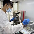 高雄農業局攜手嘉大推「質譜宅急便」 助鳳梨外銷品質升級