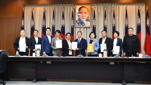 彰化縣補助款被刪減51.7億 王惠美赴行政院遞交訴願書