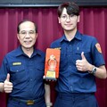 楊程翔及時搶救昏厥男 副局長盧廷彰表揚稱讚