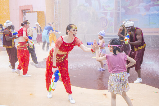 義大世界玩出義夏天 全台唯一水戰遊行與期間限定水樂園雙重享受