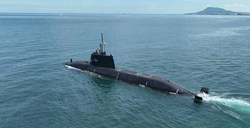 國防里程碑!台船「海鯤軍艦」海上測試順利 展現自主研發能量