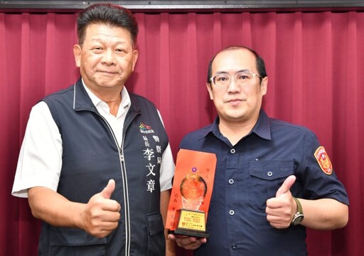 陳倚文成功搶救仰藥女子 局長李文章會報公開表揚