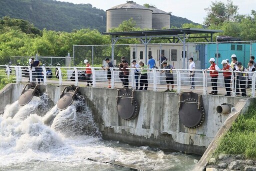 楊柳颱風逼近 陳其邁視察仁武、左營及鼓山防洪防颱整備