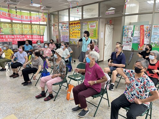 「郵愛延續‧健康樂齡日」 臺南郵局助仁德長者延緩失能