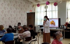 中埔榮榮光日照中心辦 中秋DIY薯薯起司夢幻球活動