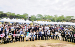 東海「牛奶節」與「玫瑰園」 地方創新與教育經濟深層辯證